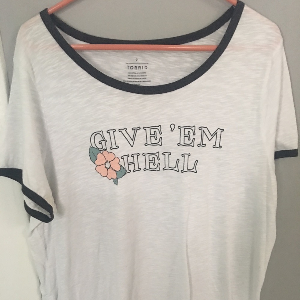 T-SHIRT